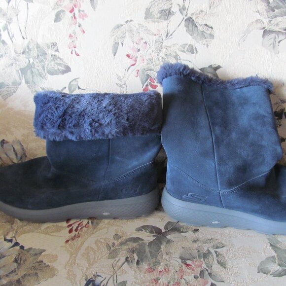 Skechers Gogamat Boots Women’s 10 Blue Suede Faux Fur Lining Excellent Condition - Picture 1 of 16